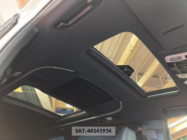Toyota VELLFIRE 2022-11 8217297-2