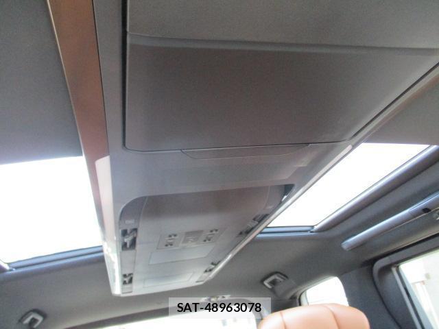 Toyota VELLFIRE 2025-07 8220899-16