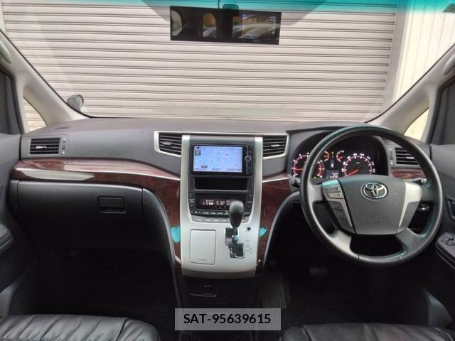 Toyota VELLFIRE 2013-06 8220904-1