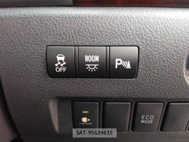 Toyota VELLFIRE 2013-06 8220904-11