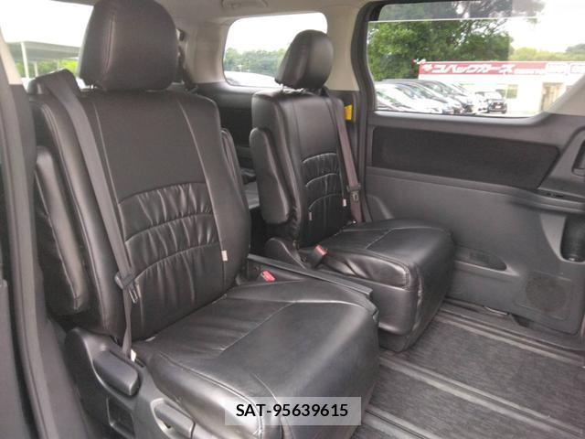 Toyota VELLFIRE 2013-06 8220904-3