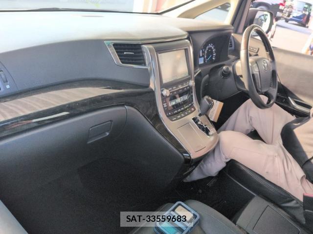 Toyota VELLFIRE 2013-12 8221452-2