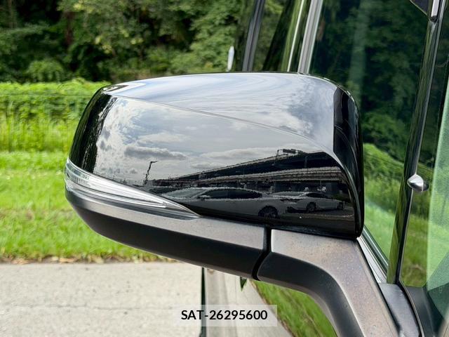Toyota VELLFIRE 2018-10 8221472-14