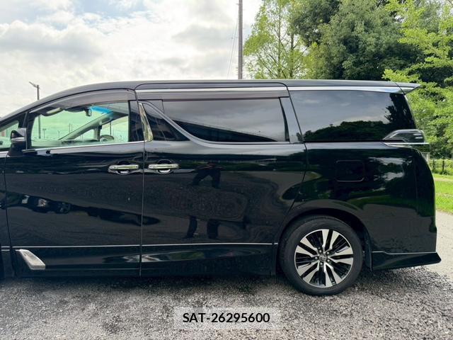 Toyota VELLFIRE 2018-10 8221472-2