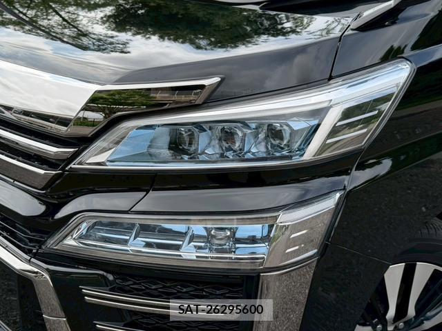 Toyota VELLFIRE 2018-10 8221472-4