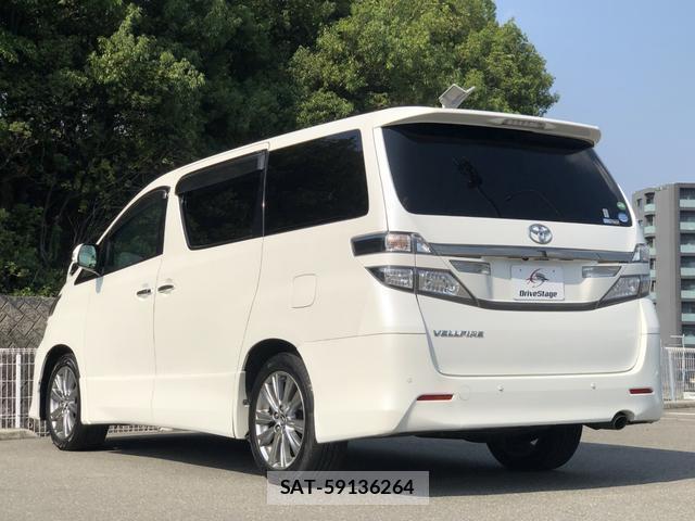 Toyota VELLFIRE 2013-09 8221832-5