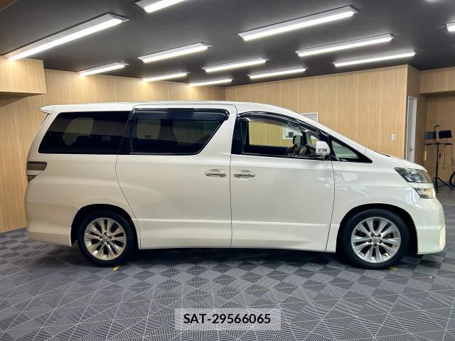 Toyota VELLFIRE 2009-08 8222520-2