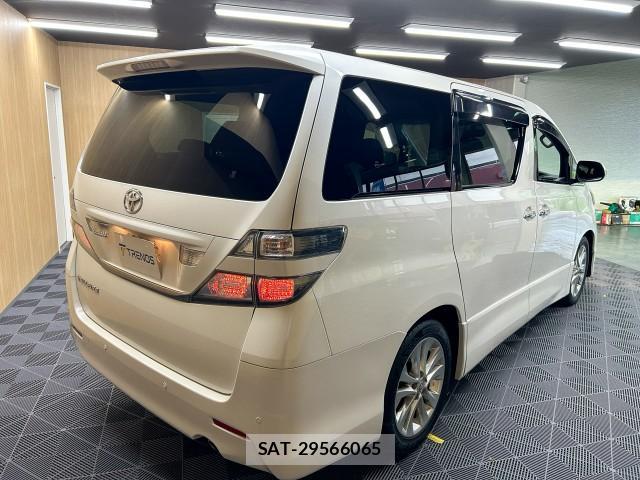 Toyota VELLFIRE 2009-08 8222520-4