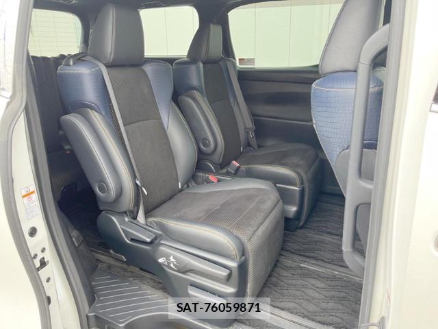 Toyota VELLFIRE 2017-05 8223086-9