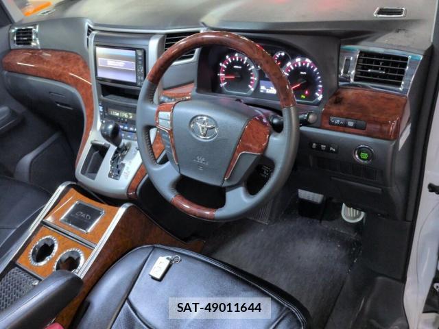 Toyota VELLFIRE 2011-10 8223355-2