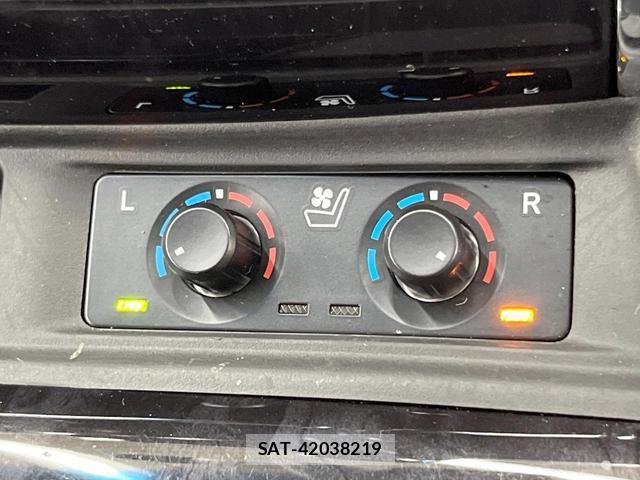 Toyota VELLFIRE 2018-07 8223988-6