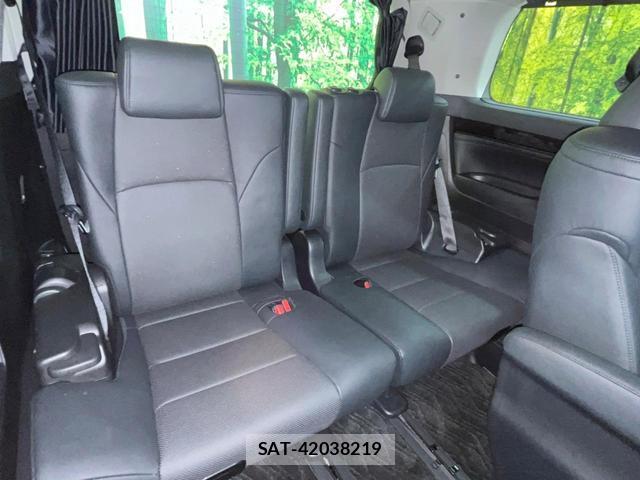 Toyota VELLFIRE 2018-07 8223988-9