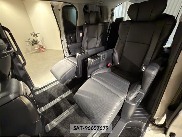 Toyota VELLFIRE 2018-04 8224144-6