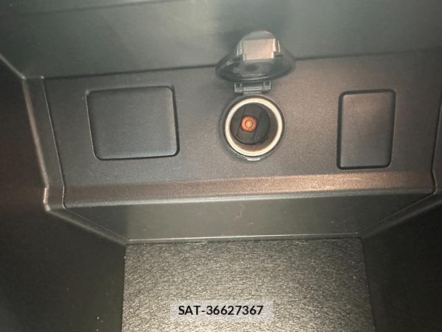Toyota VELLFIRE 2016-11 8224446-4