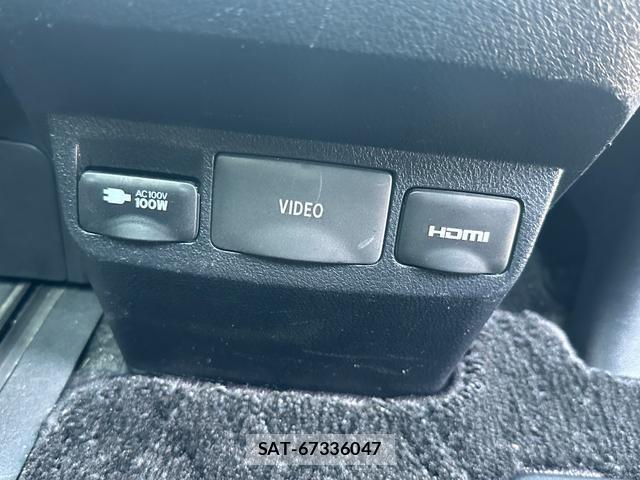 Toyota VELLFIRE 2017-04 8224448-11