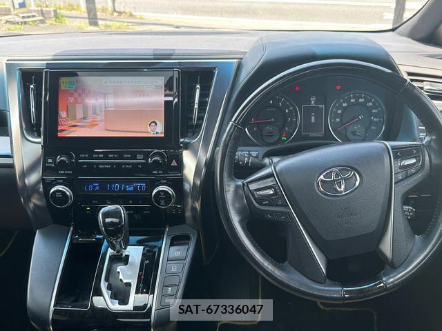 Toyota VELLFIRE 2017-04 8224448-13