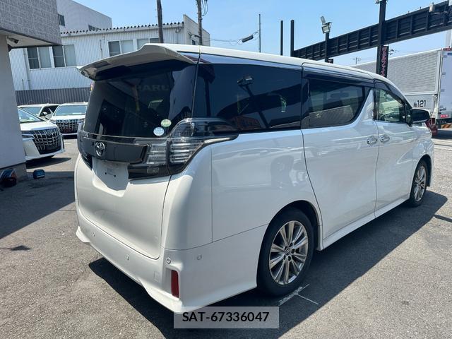 Toyota VELLFIRE 2017-04 8224448-16