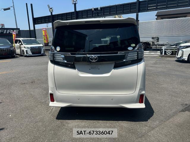 Toyota VELLFIRE 2017-04 8224448-17