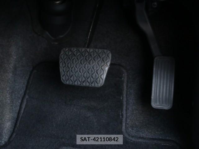 Mazda VERISA 2013-03 8217265-16