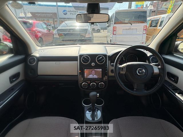 Mazda VERISA 2013-02 8220692-4