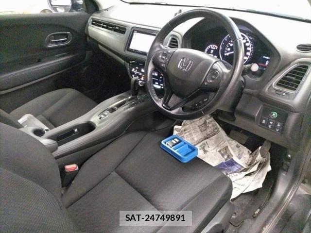 Honda VEZEL 2017-01 8216404-2