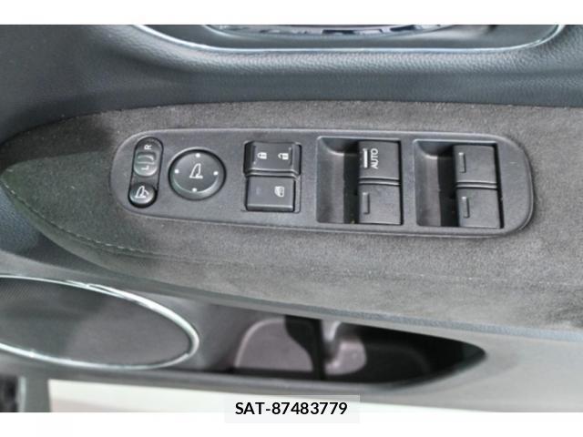 Honda VEZEL 2019-01 8216448-3