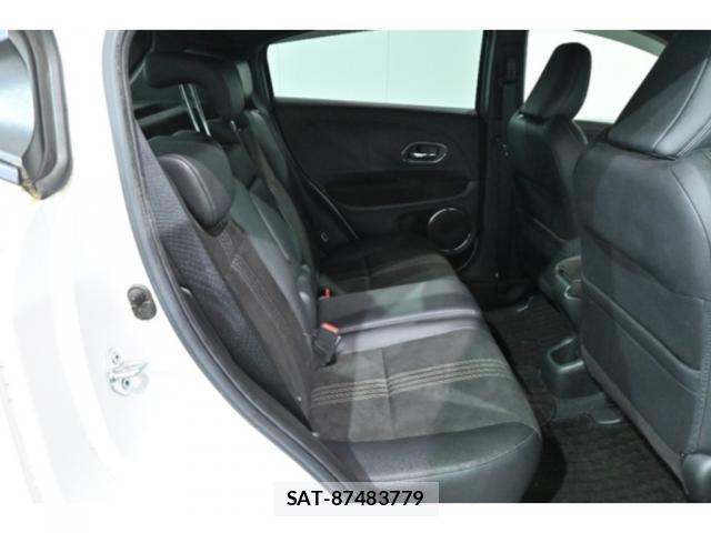 Honda VEZEL 2019-01 8216448-4