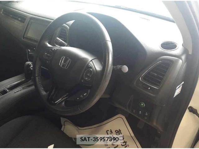 Honda VEZEL 2017-06 8217470-2