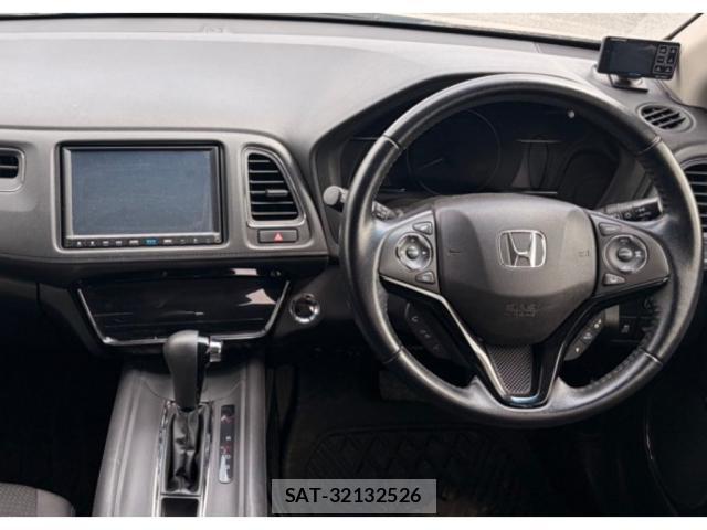 Honda VEZEL 2019-09 8217756-2