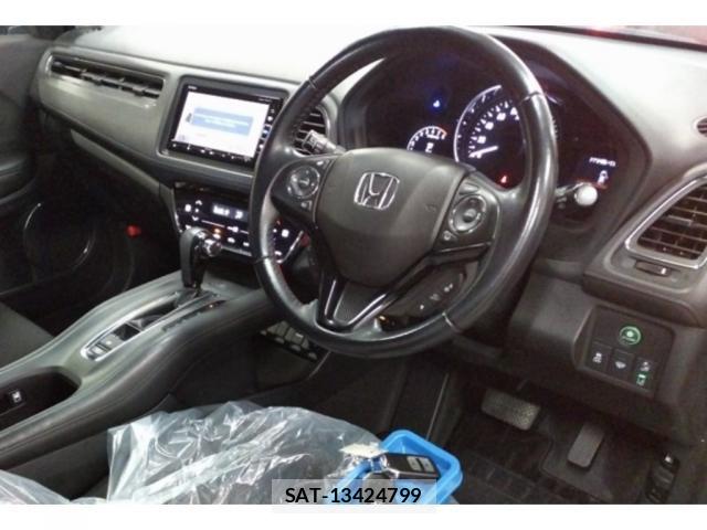 Honda VEZEL 2019-06 8217896-2