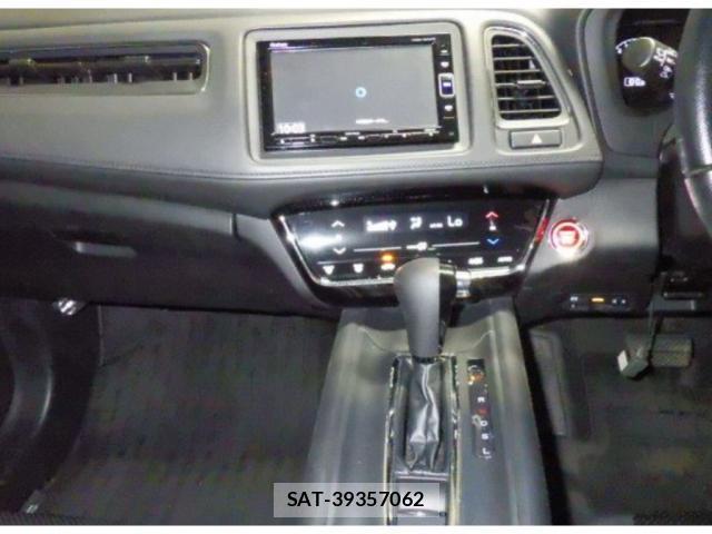 Honda VEZEL 2018-05 8217902-2