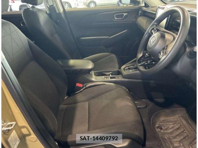 Honda VEZEL 2022-04 8217969-2