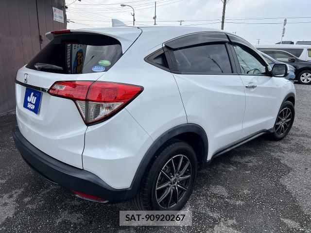 Honda VEZEL 2019-05 8218310-12