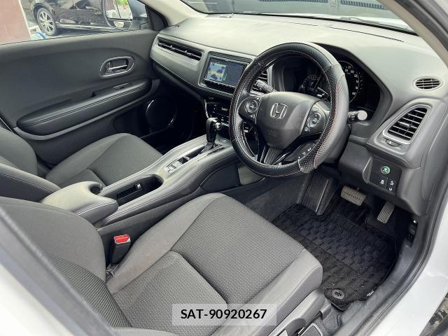 Honda VEZEL 2019-05 8218310-14