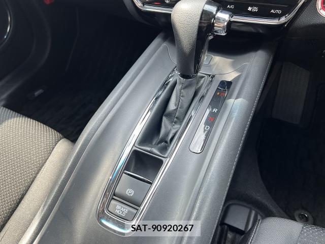 Honda VEZEL 2019-05 8218310-18