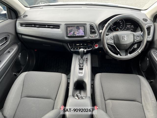 Honda VEZEL 2019-05 8218310-3