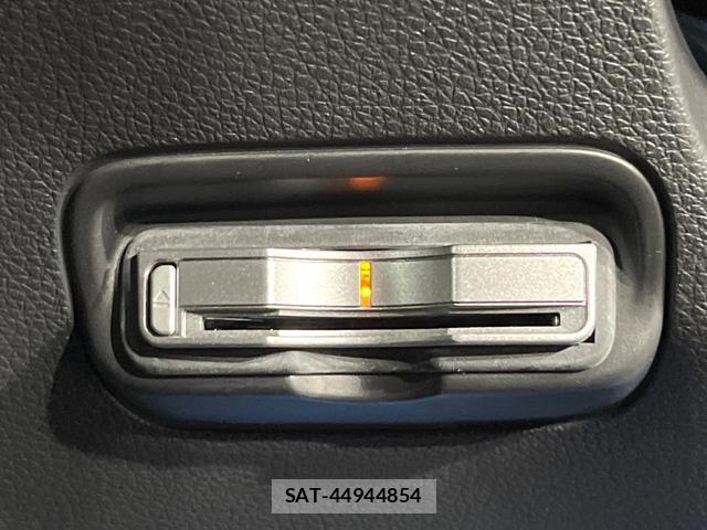 Honda VEZEL 2014-12 8219328-6