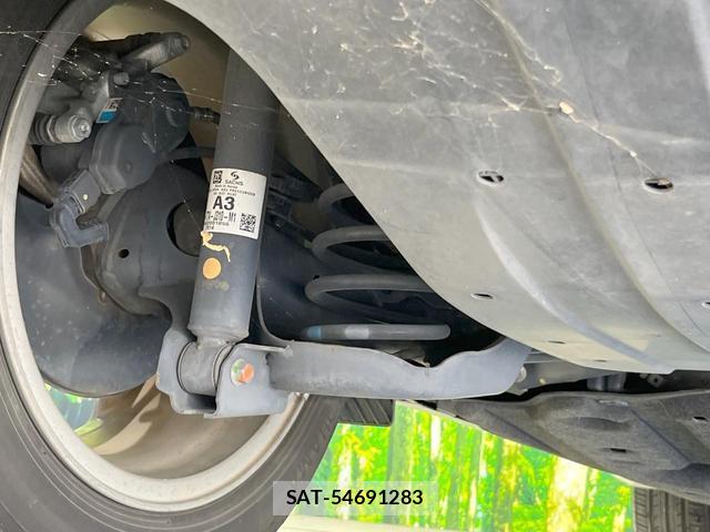 Honda VEZEL 2018-02 8219540-19