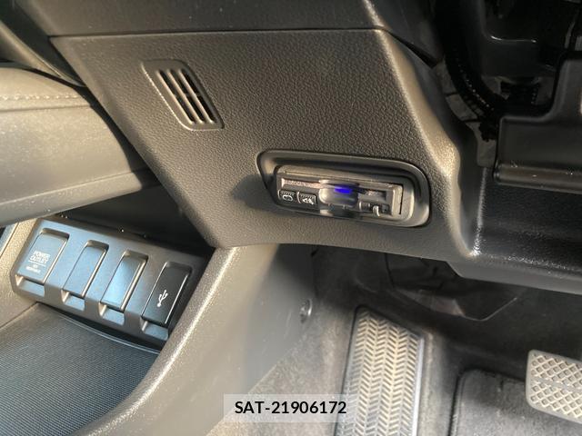Honda VEZEL 2015-08 8220933-7