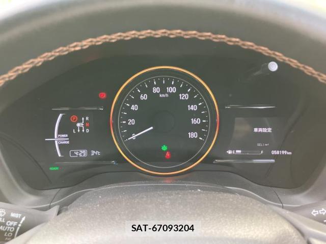 Honda VEZEL 2018-02 8221798-13