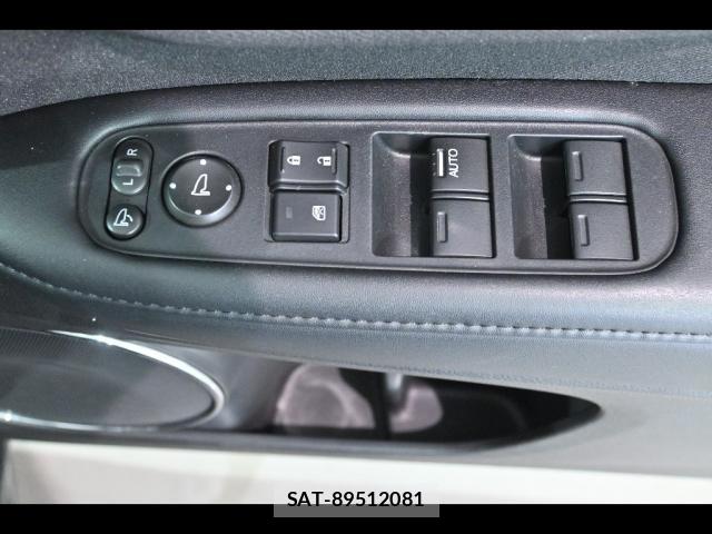 Honda VEZEL 2019-05 8223472-6