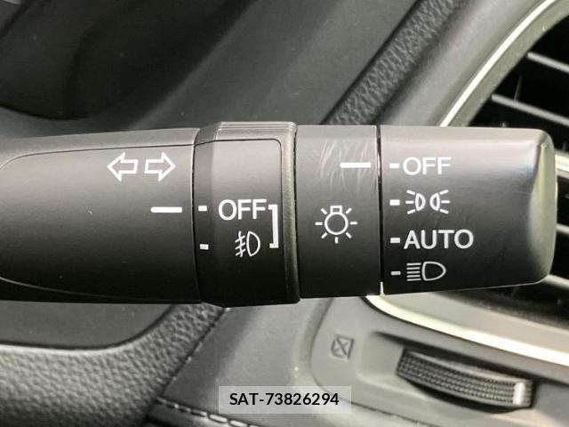 Honda VEZEL 2018-04 8225049-15