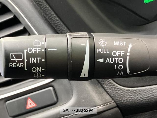 Honda VEZEL 2018-04 8225049-16