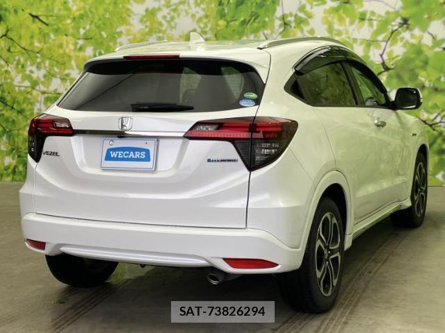 Honda VEZEL 2018-04 8225049-2