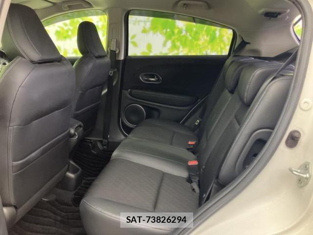 Honda VEZEL 2018-04 8225049-6