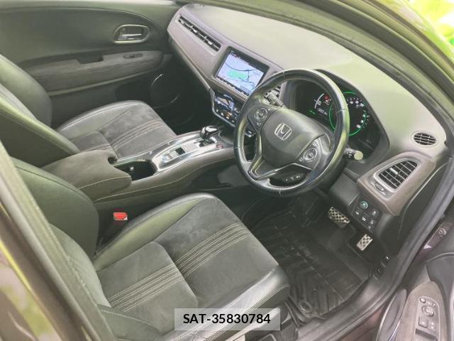 Honda VEZEL 2018-02 8225500-3