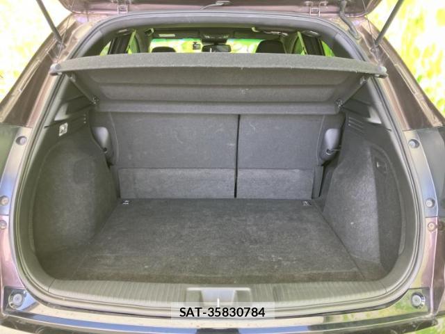 Honda VEZEL 2018-02 8225500-7