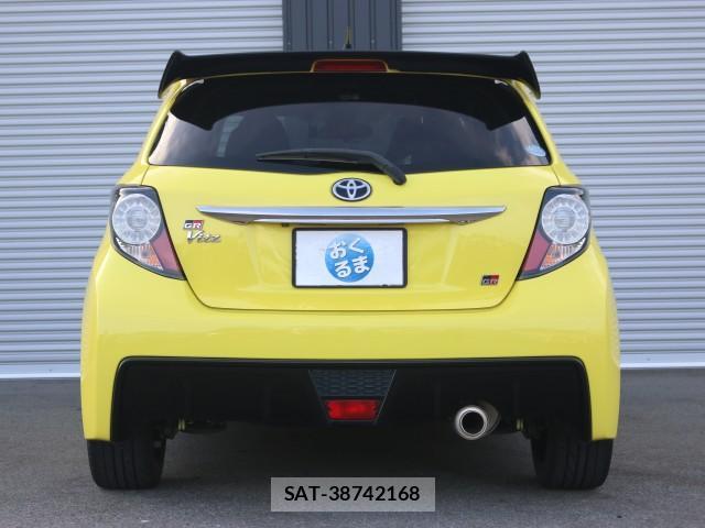 Toyota VITZ 2019-06 8217276-1