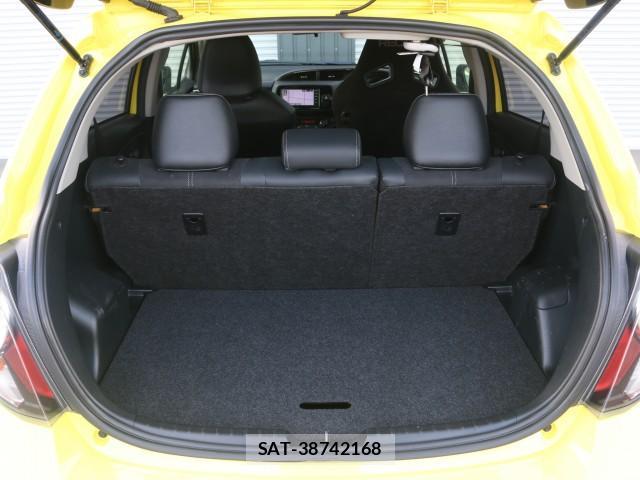 Toyota VITZ 2019-06 8217276-18