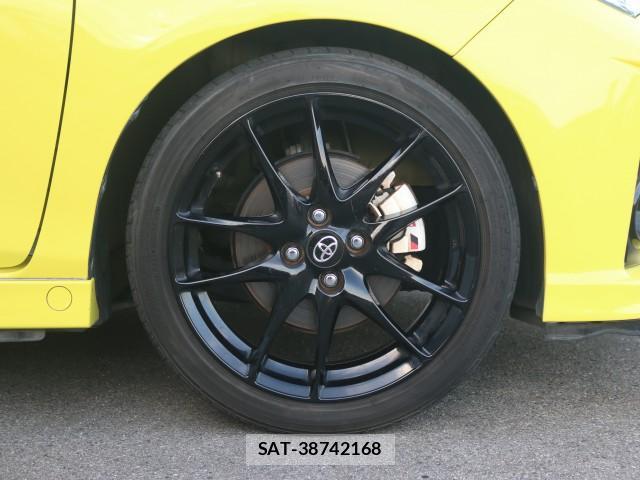 Toyota VITZ 2019-06 8217276-8